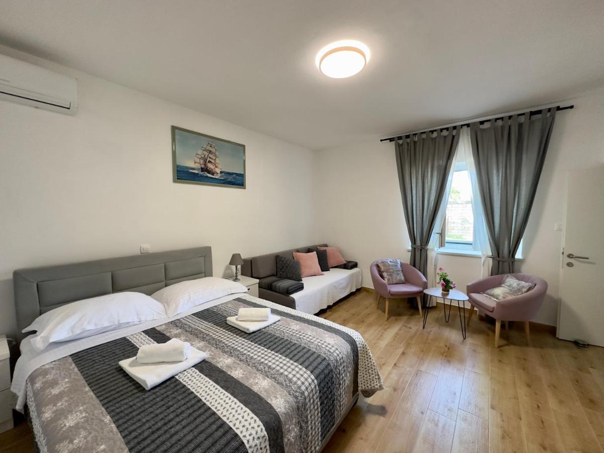 Matek Family & Studio Apartment Rovanjska Exteriér fotografie